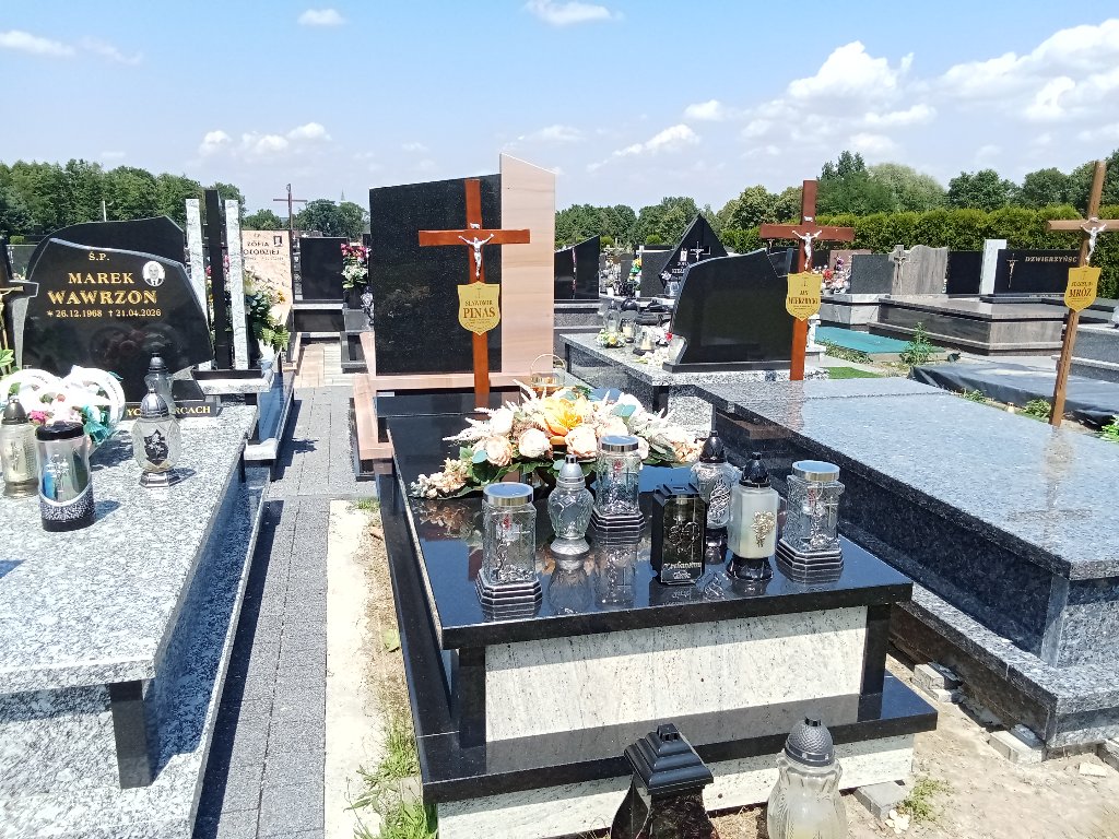Grób Sławomir Pinas