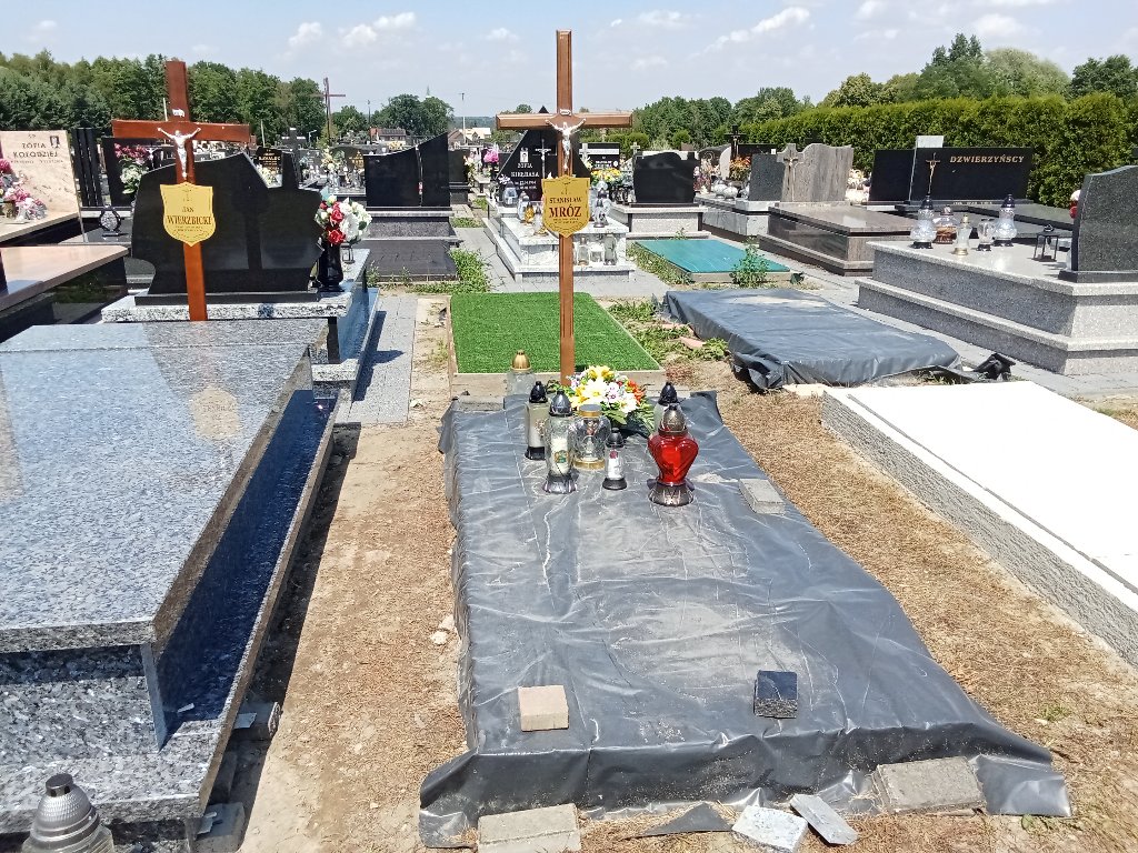 Grób Stanisław Mróz